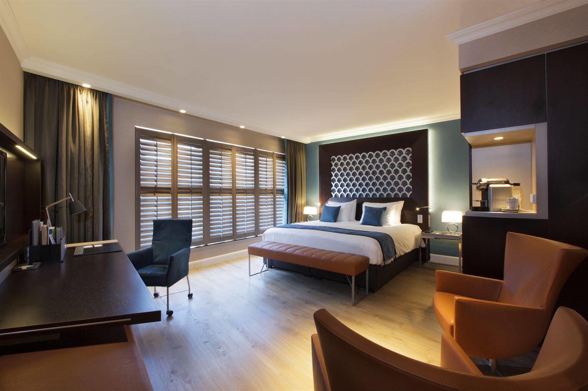 Hotel Dux โรมอนด์ ภายนอก รูปภาพ