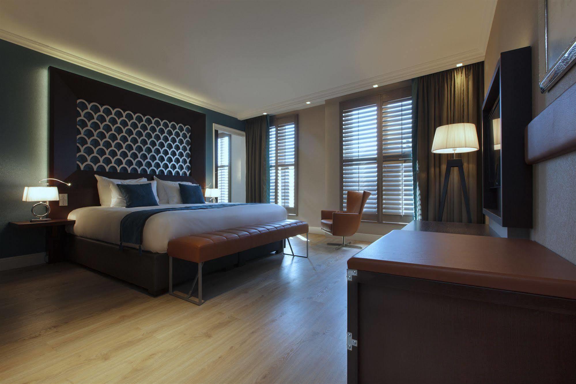 Hotel Dux โรมอนด์ ภายนอก รูปภาพ